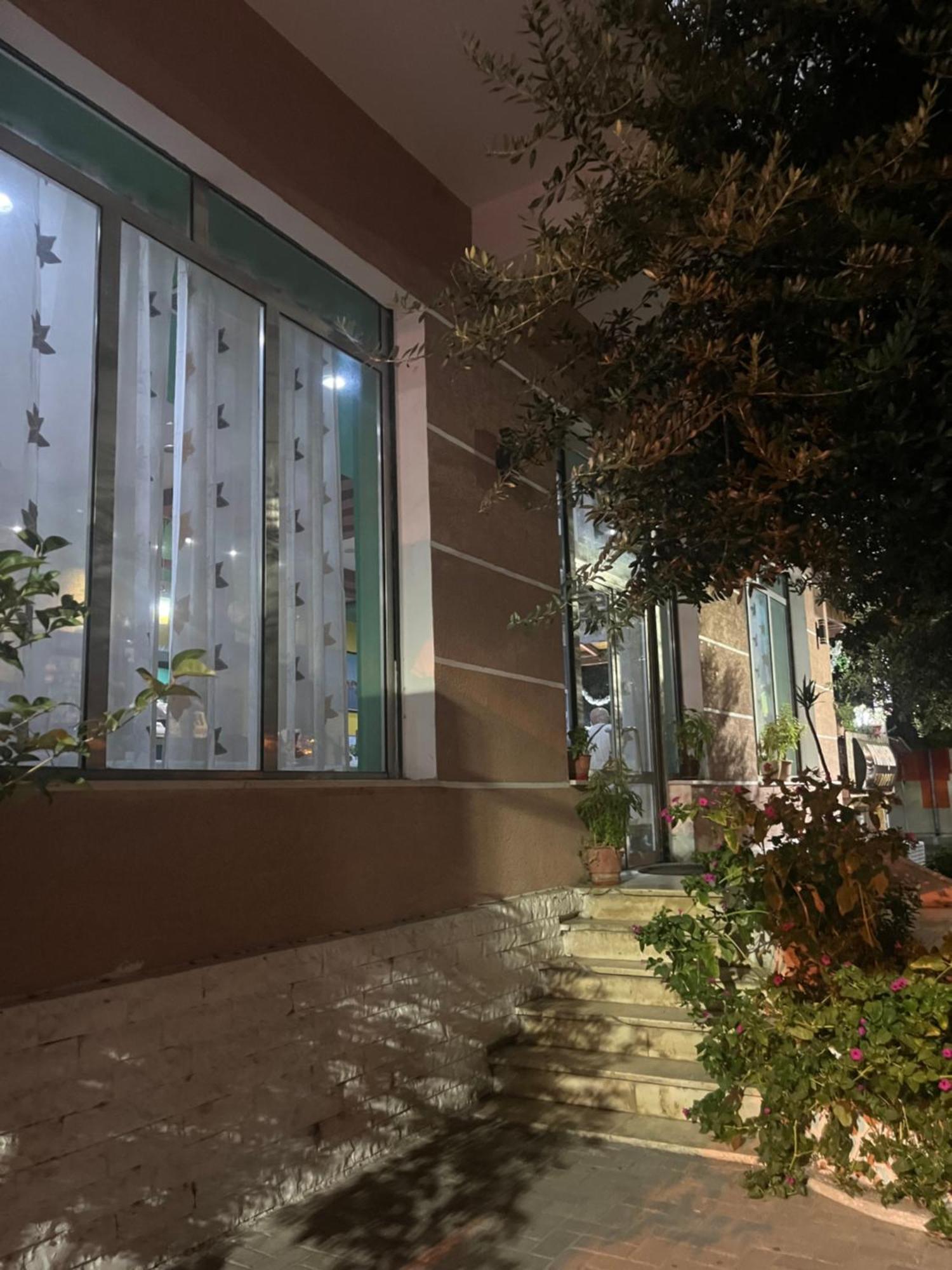 Hotel Luli City Center Durres Bagian luar foto