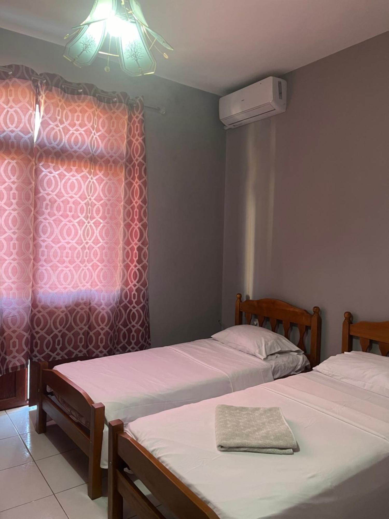 Hotel Luli City Center Durres Bagian luar foto