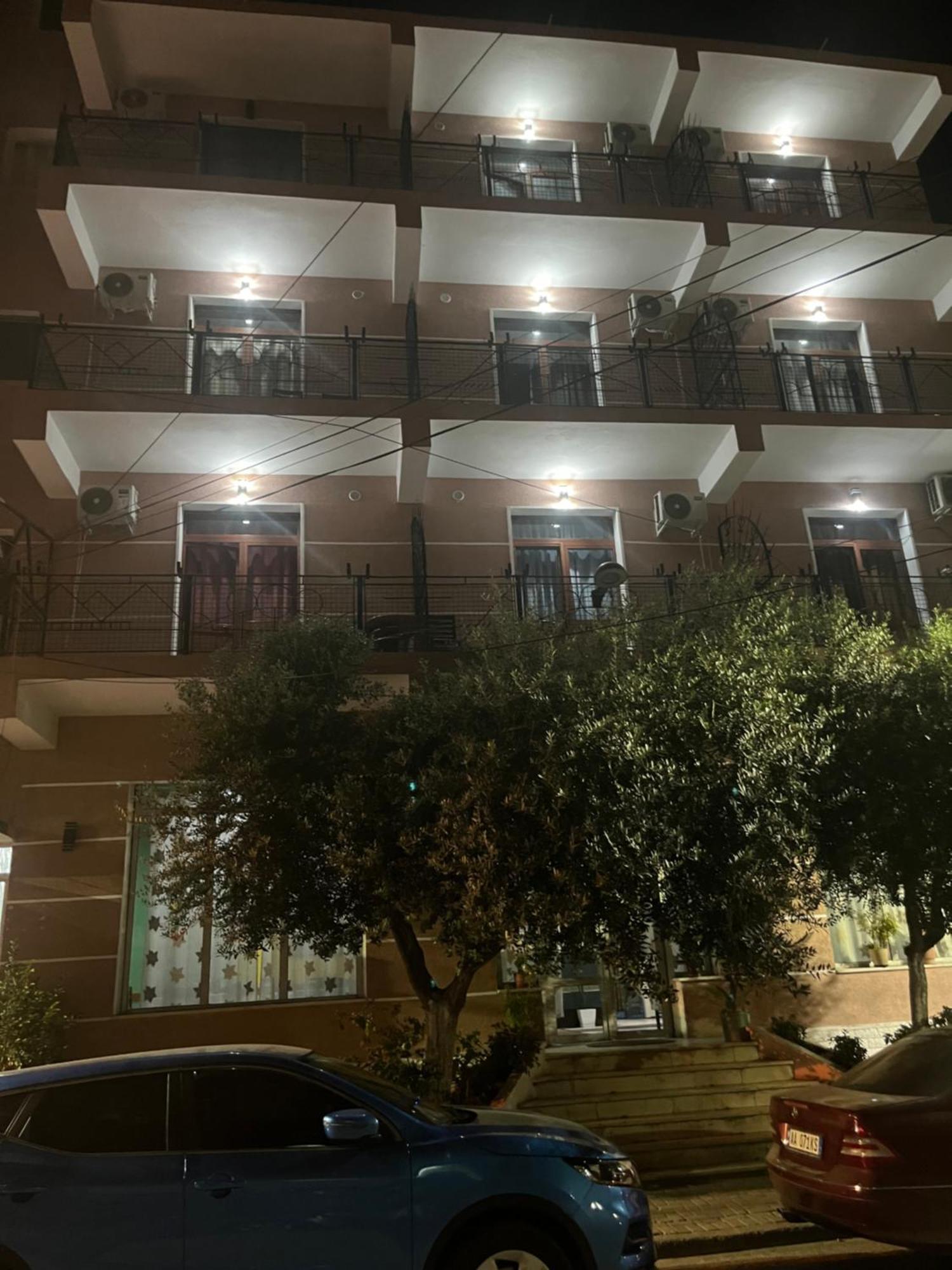 Hotel Luli City Center Durres Bagian luar foto